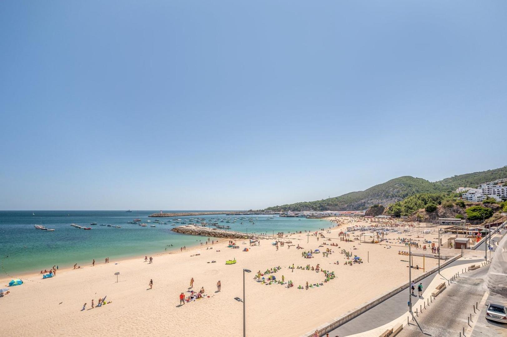 Guestready - Beachfront Naufrago'S Retreat 2 Sesimbra Esterno foto