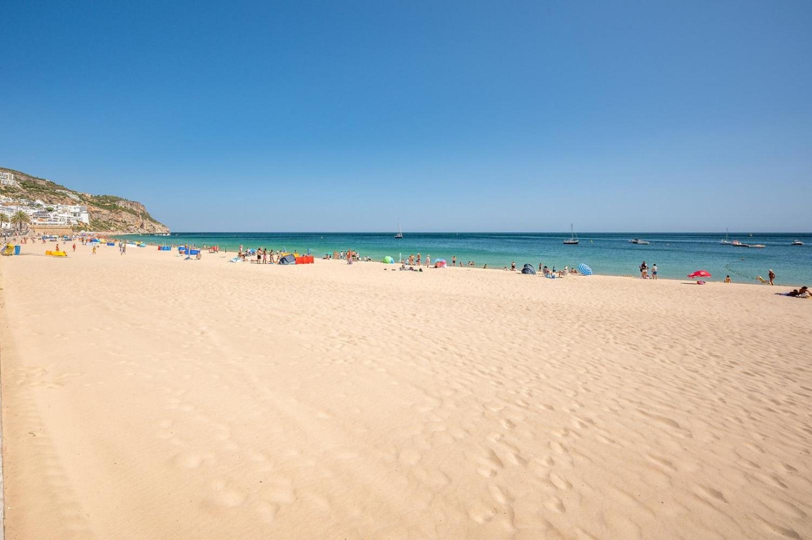 Guestready - Beachfront Naufrago'S Retreat 2 Sesimbra Esterno foto