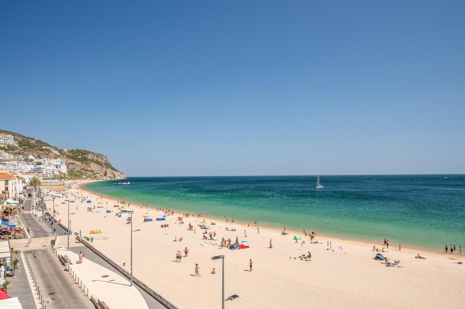 Guestready - Beachfront Naufrago'S Retreat 2 Sesimbra Esterno foto